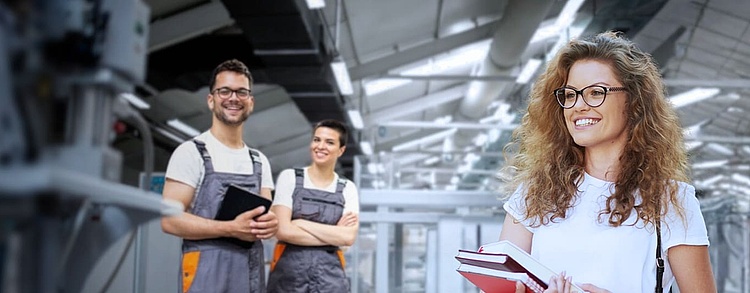 Jugendliche freuen sich auf ihre Ausbildung oder ihr Studium.