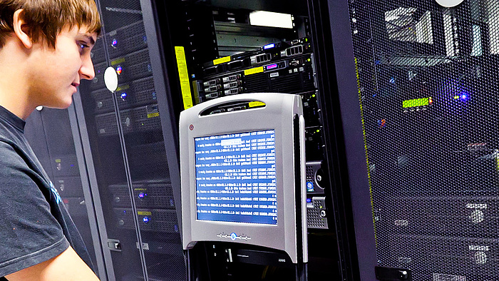 Technische Informatik bei der Arbeit in der Ausbildung